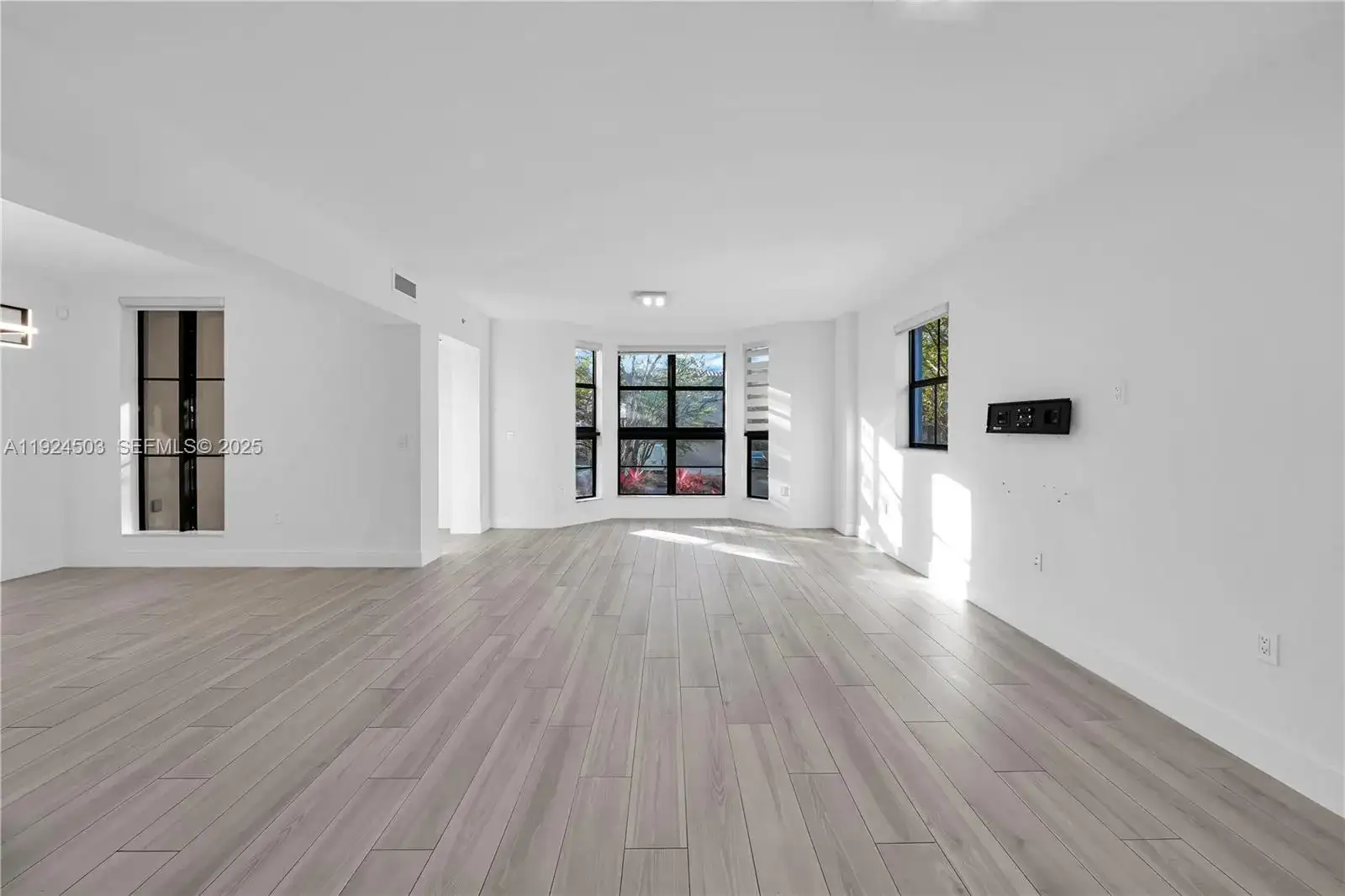 1650 Galiano St, Coral Gables FL 33134 photo 4