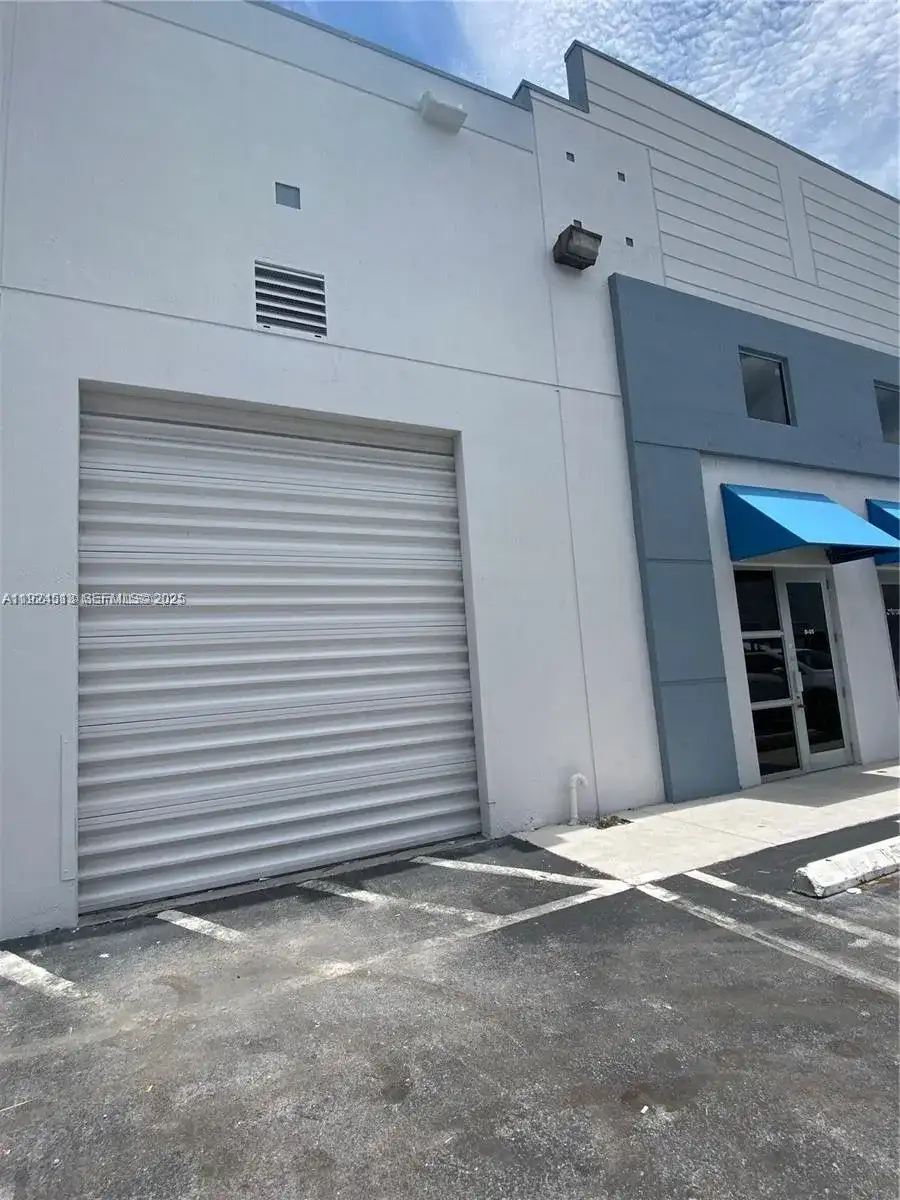 2355 NW 70th Ave 5 # D5, Miami FL 33122 photo 3