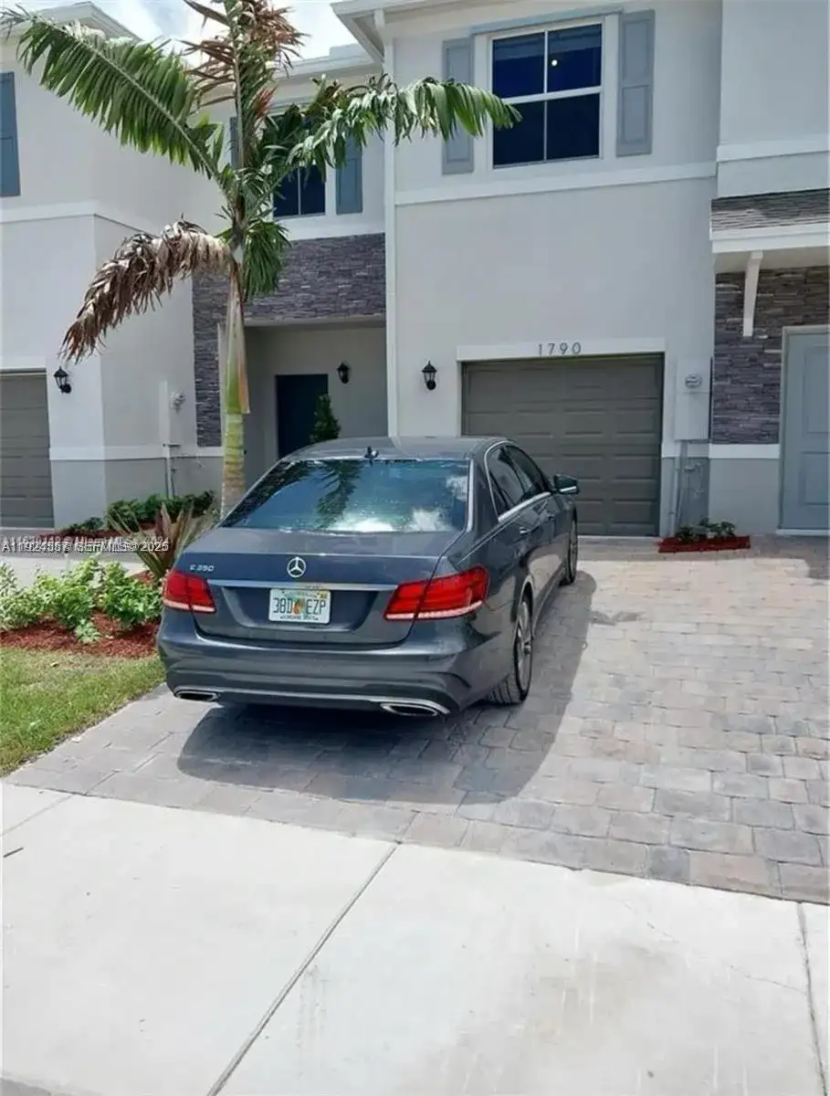 1790 SE 7th Ter # 1790, Homestead FL 33034 photo 2