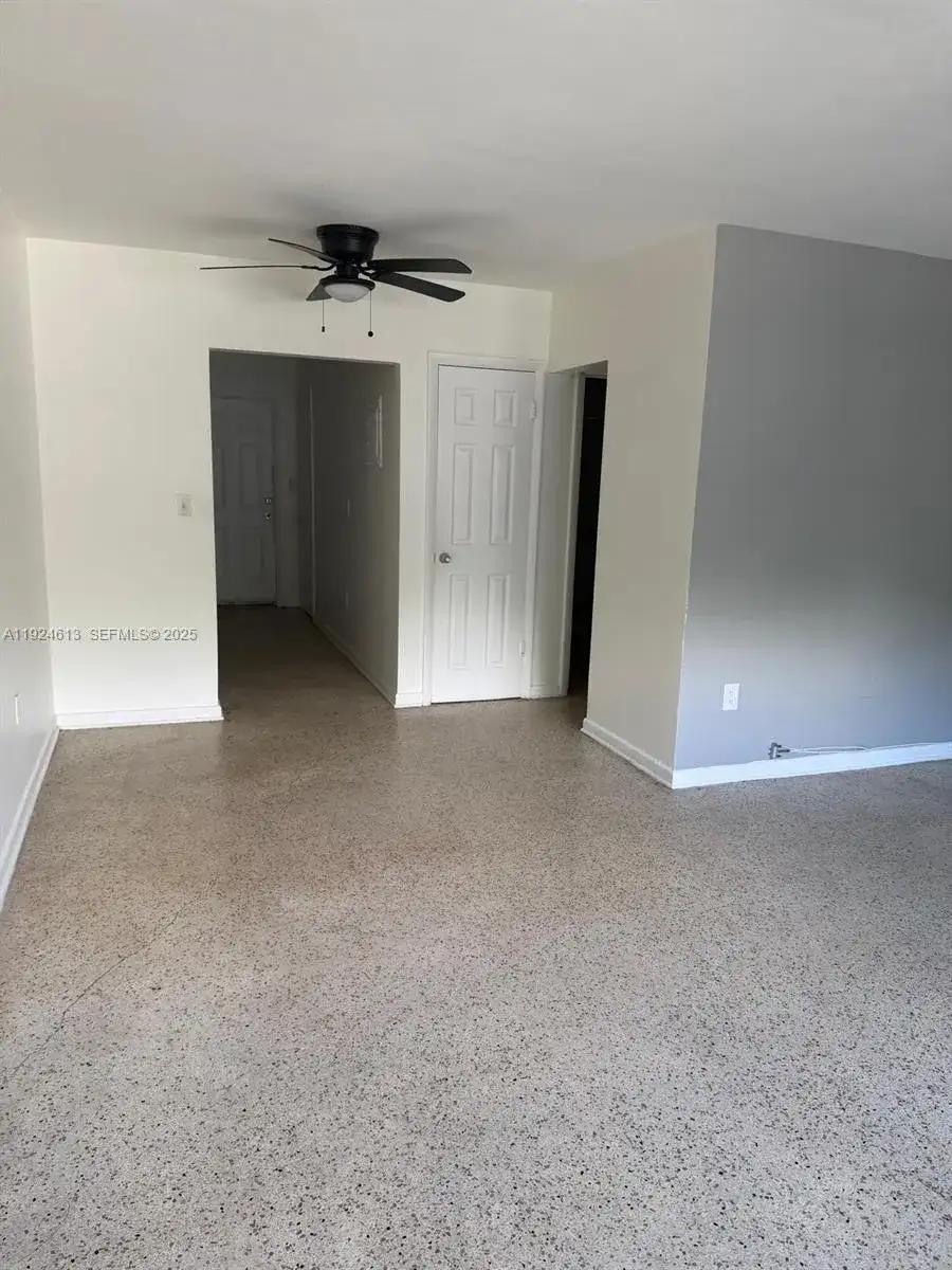 1940 NE 167th St # 3, North Miami Beach FL 33162 photo 2