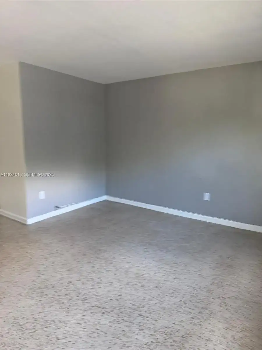 1940 NE 167th St # 3, North Miami Beach FL 33162 photo 3