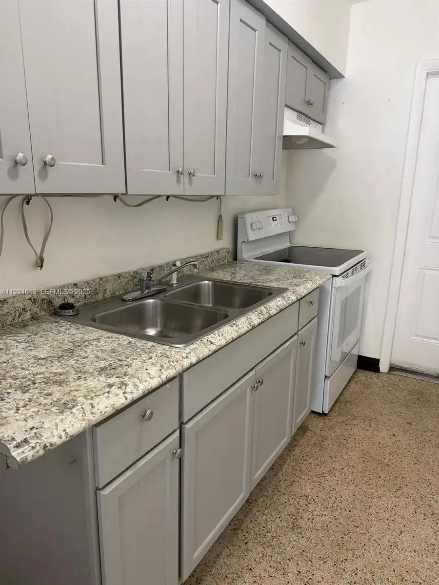 1940 NE 167th St # 3, North Miami Beach FL 33162 photo 5