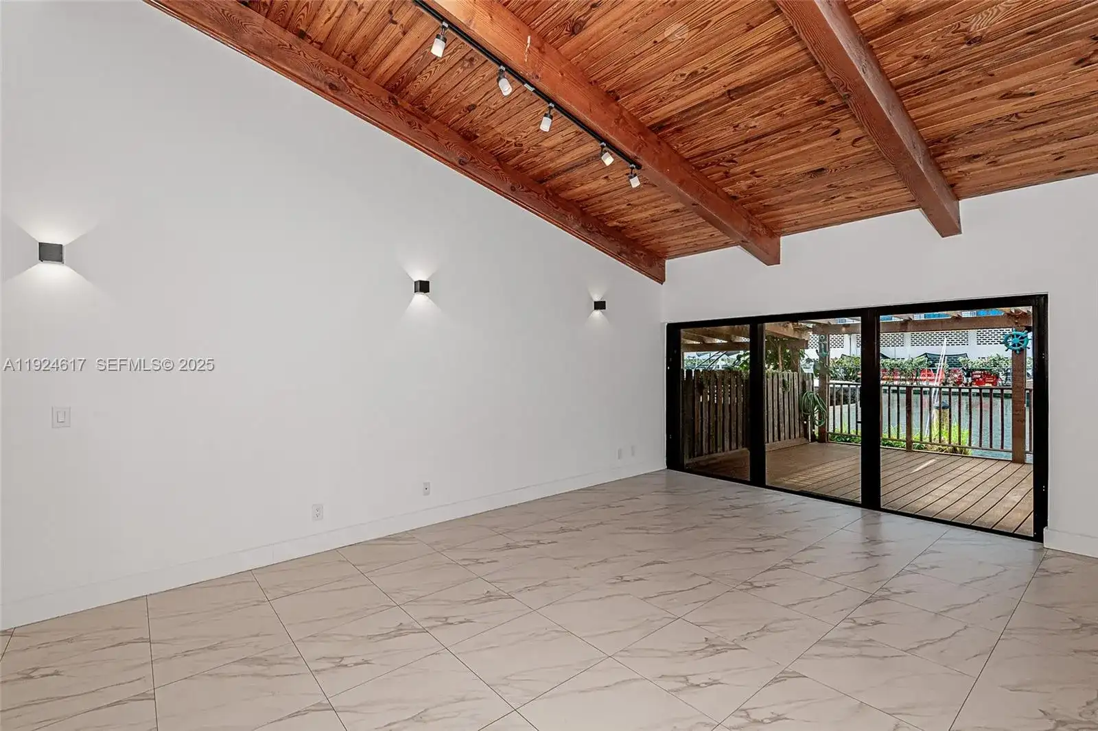 2621 S Parkview Dr, Hallandale Beach FL 33009 photo 4