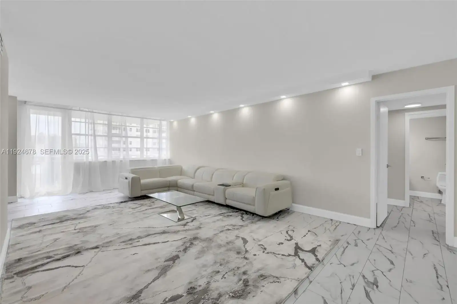 251 174th St # 1415, Sunny Isles Beach FL 33160 photo 3