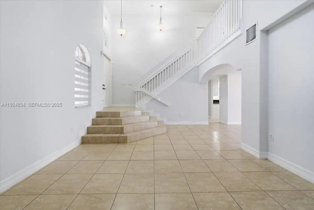 16310 NW 84th Ct, Miami Lakes FL 33016 photo 5