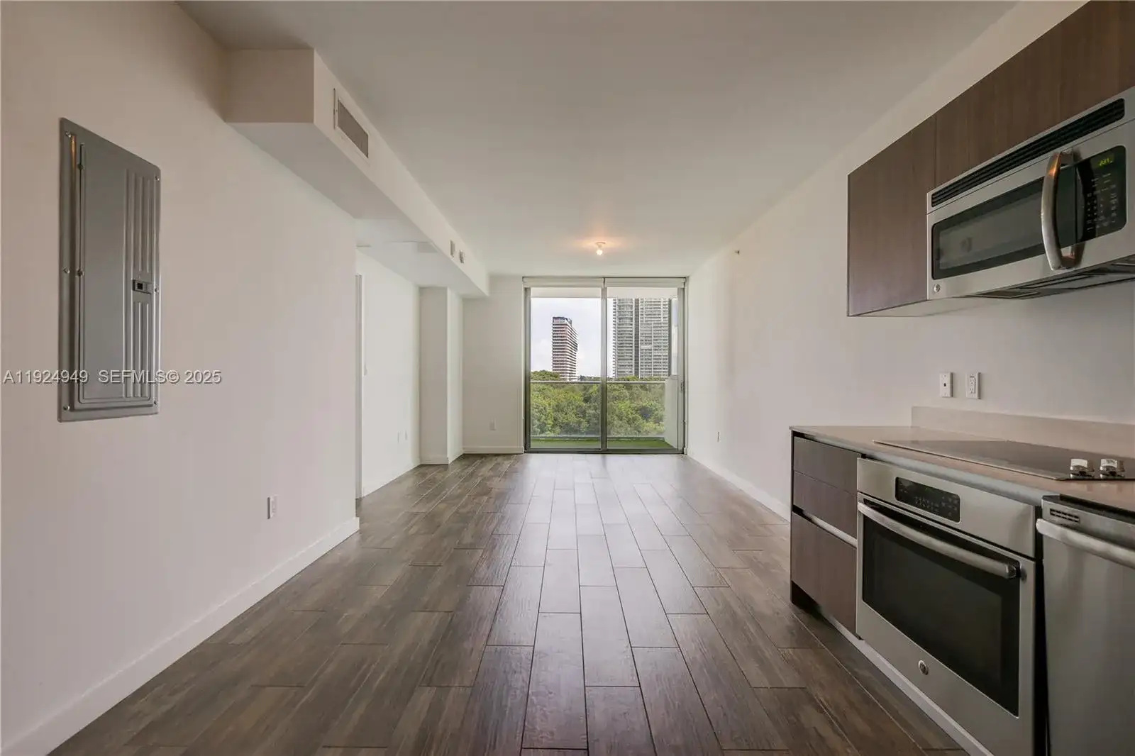 1600 SW 1st Ave # 603, Miami FL 33129 photo 2