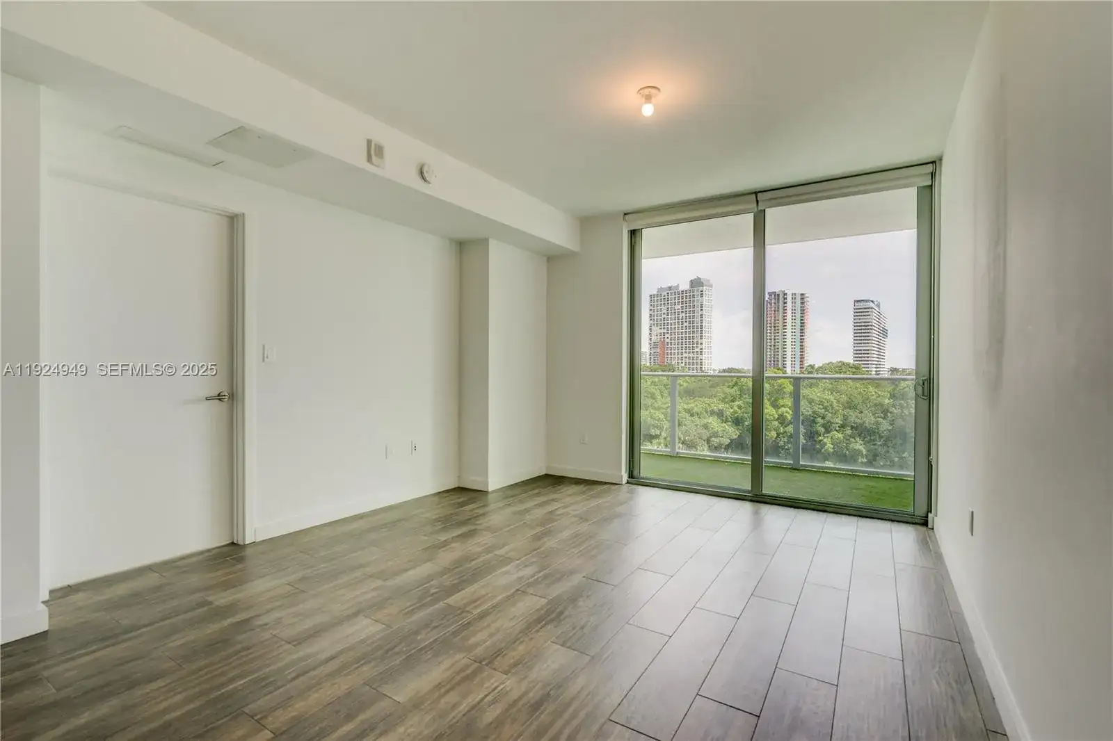 1600 SW 1st Ave # 603, Miami FL 33129 photo 4