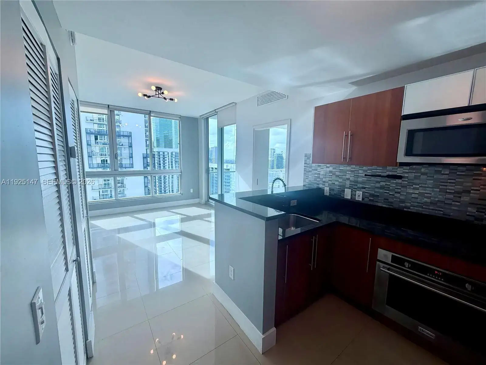 300 S Biscayne Blvd # 3011, Miami FL 33131 photo 5
