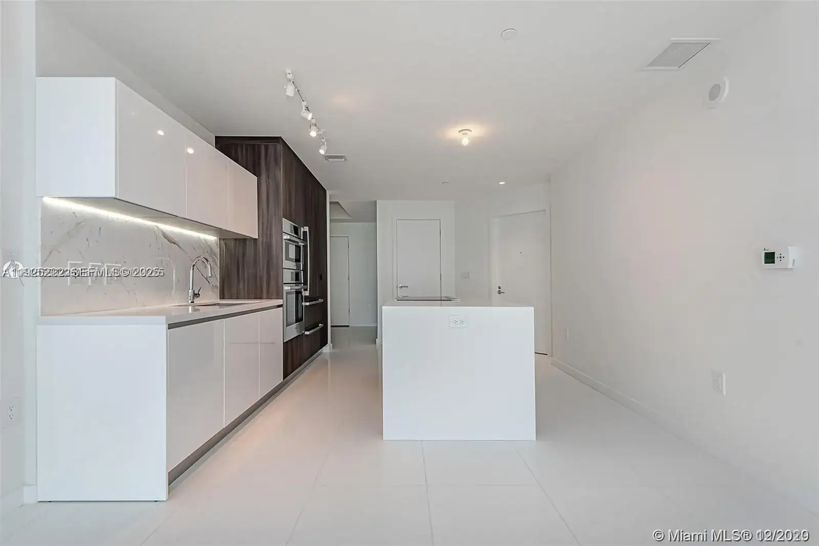 851 NE 1st Ave # 1608, Miami FL 33132 photo 4