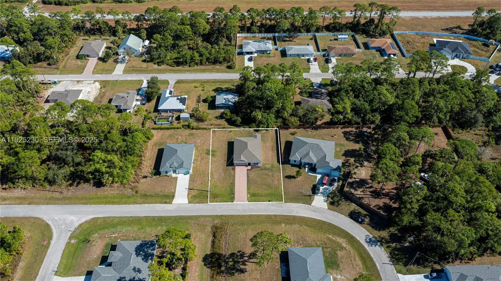 6058 S Moss Circle, La Belle FL 33935 photo 4