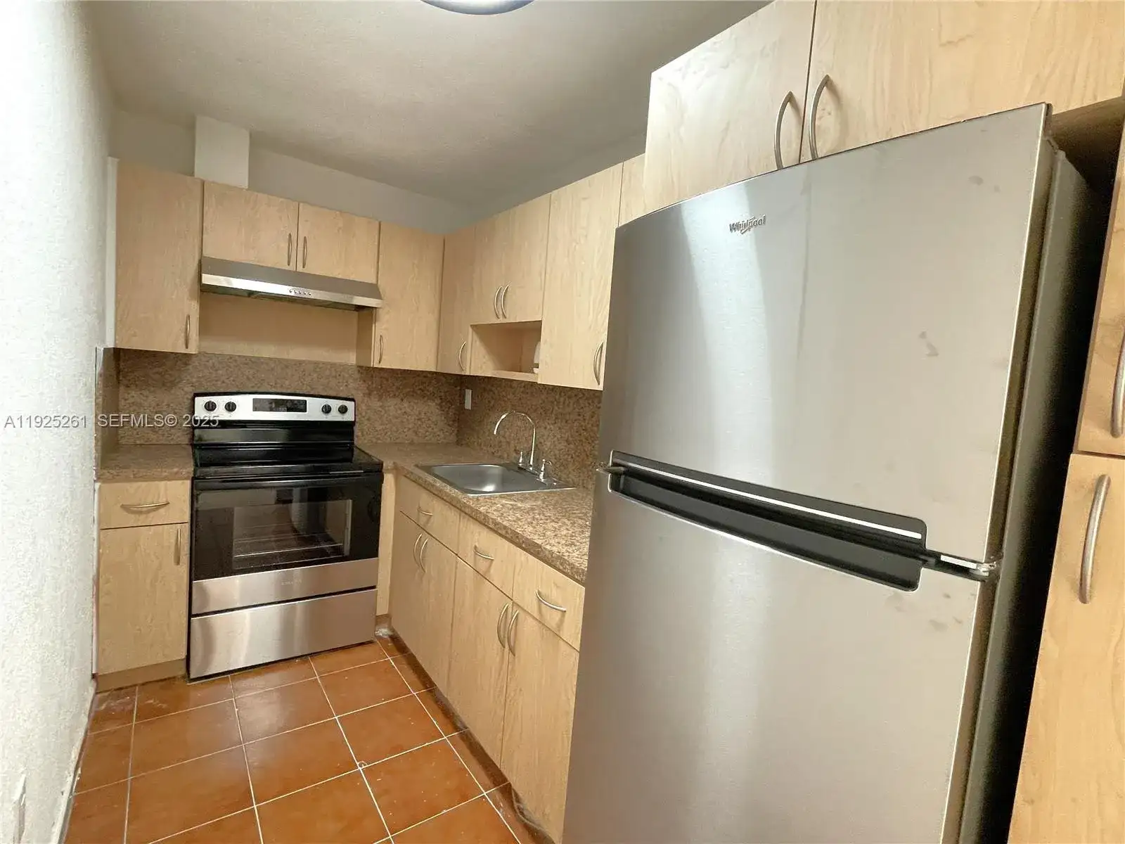 4721 NW 7th St # 12, Miami FL 33126 photo 2