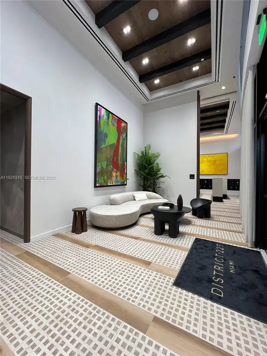 225 N Miami Ave # 1502, Miami FL 33128 photo 2
