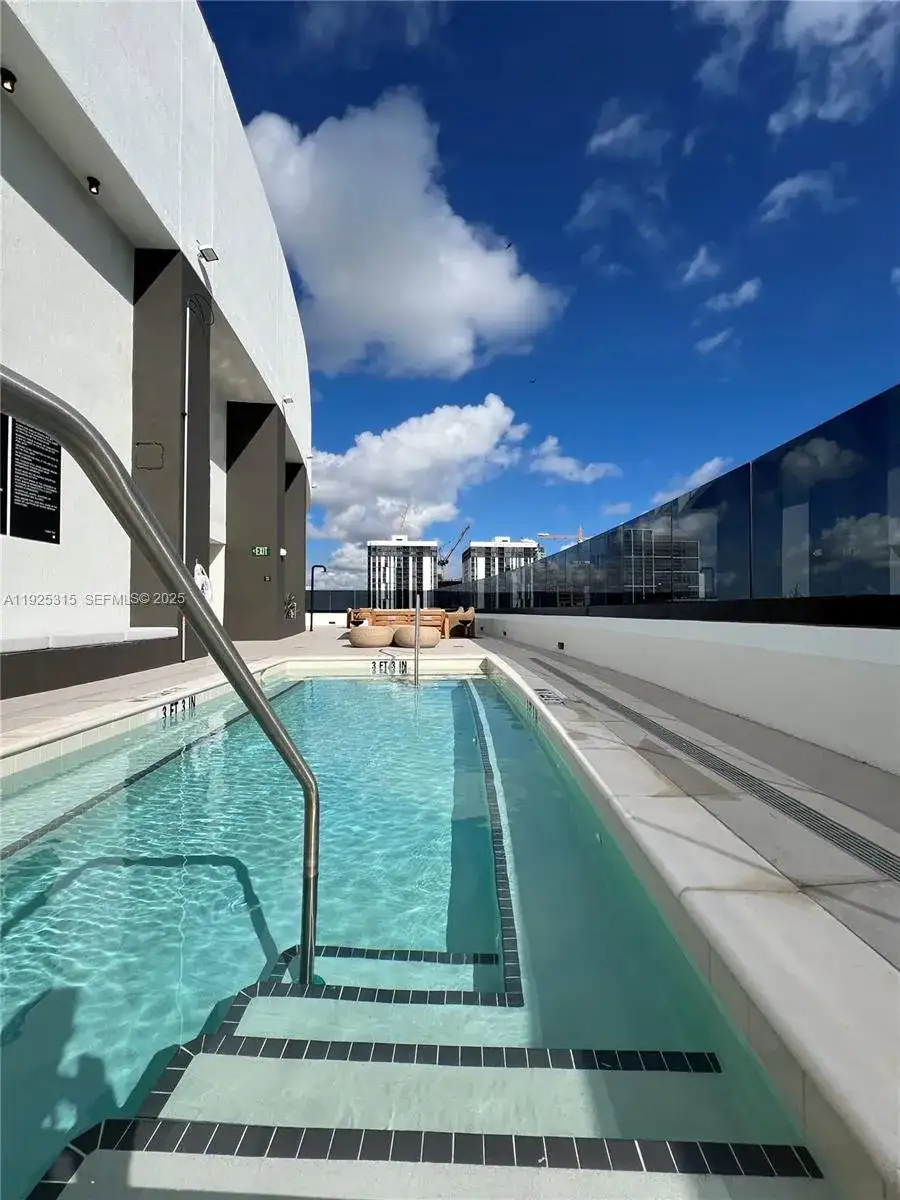 225 N Miami Ave # 1502, Miami FL 33128 photo 3