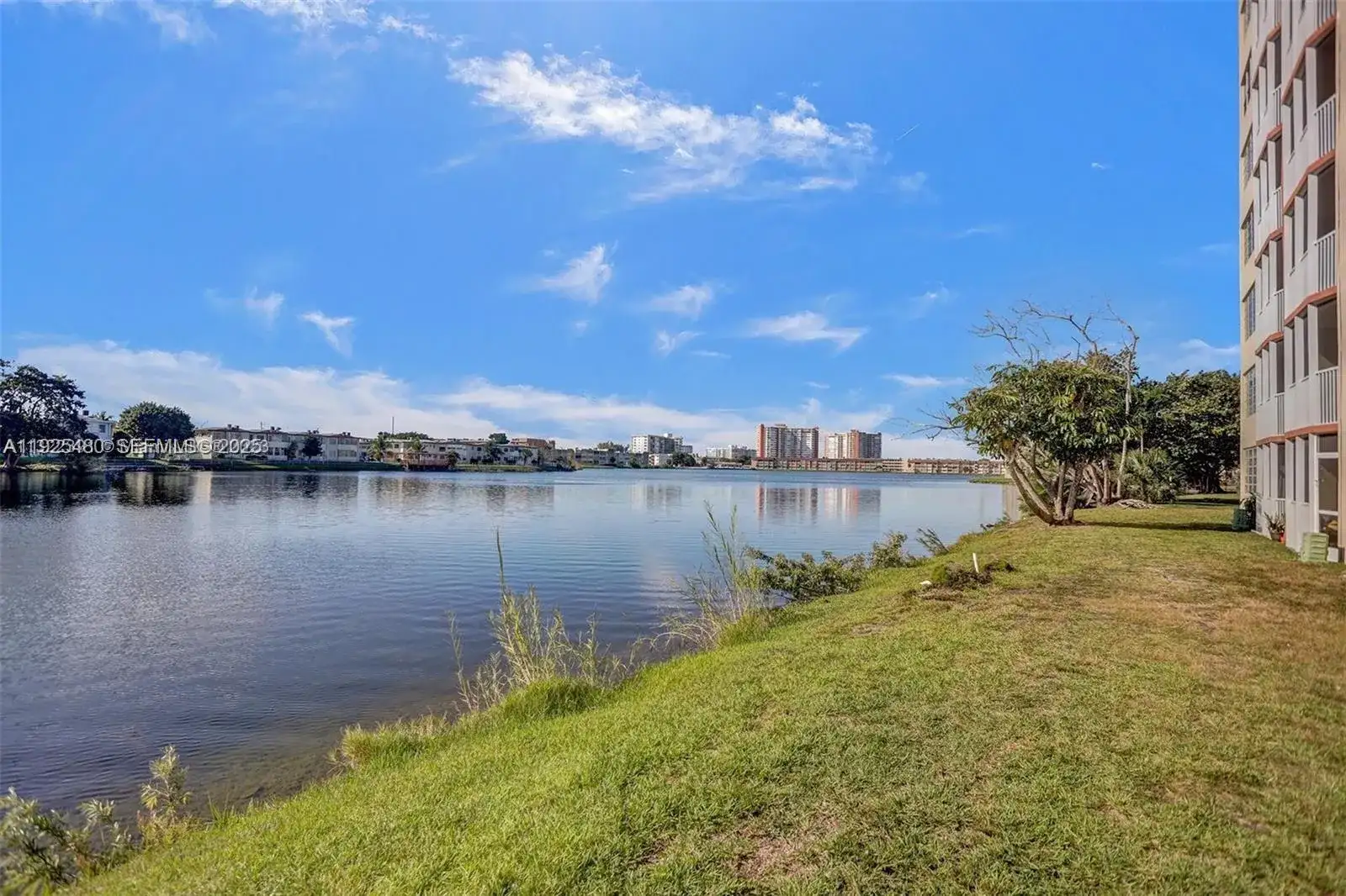 1750 NE 191st St # 4, Miami FL 33179 photo 2