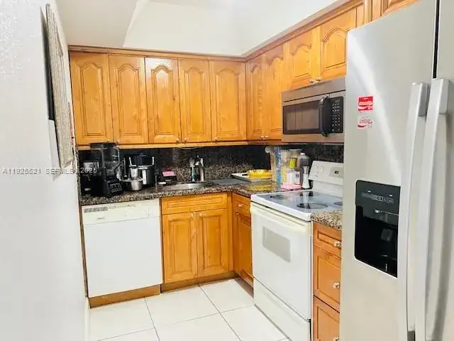 17530 NW 68th Ave # C2007, Hialeah FL 33015 photo 5