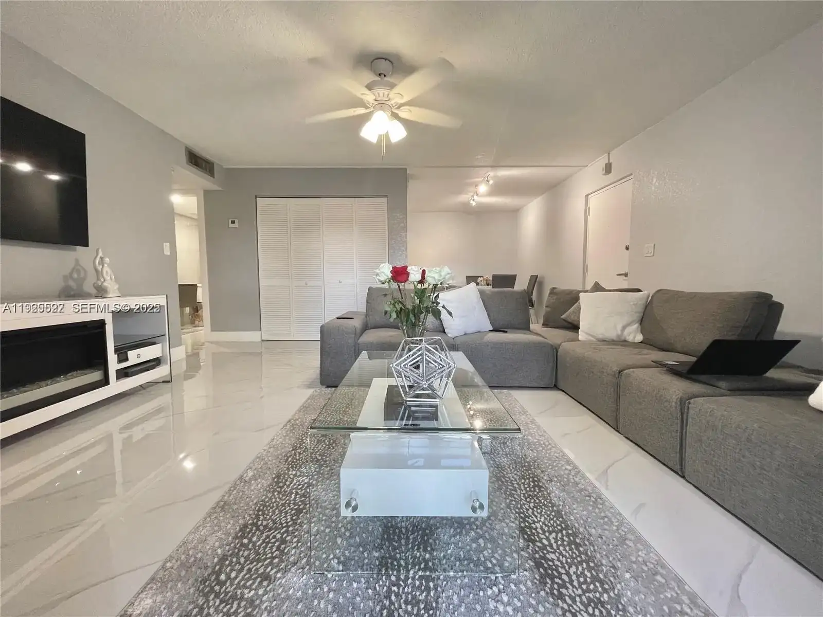 7110 Fairway Dr # L24, Miami Lakes FL 33014 photo 2