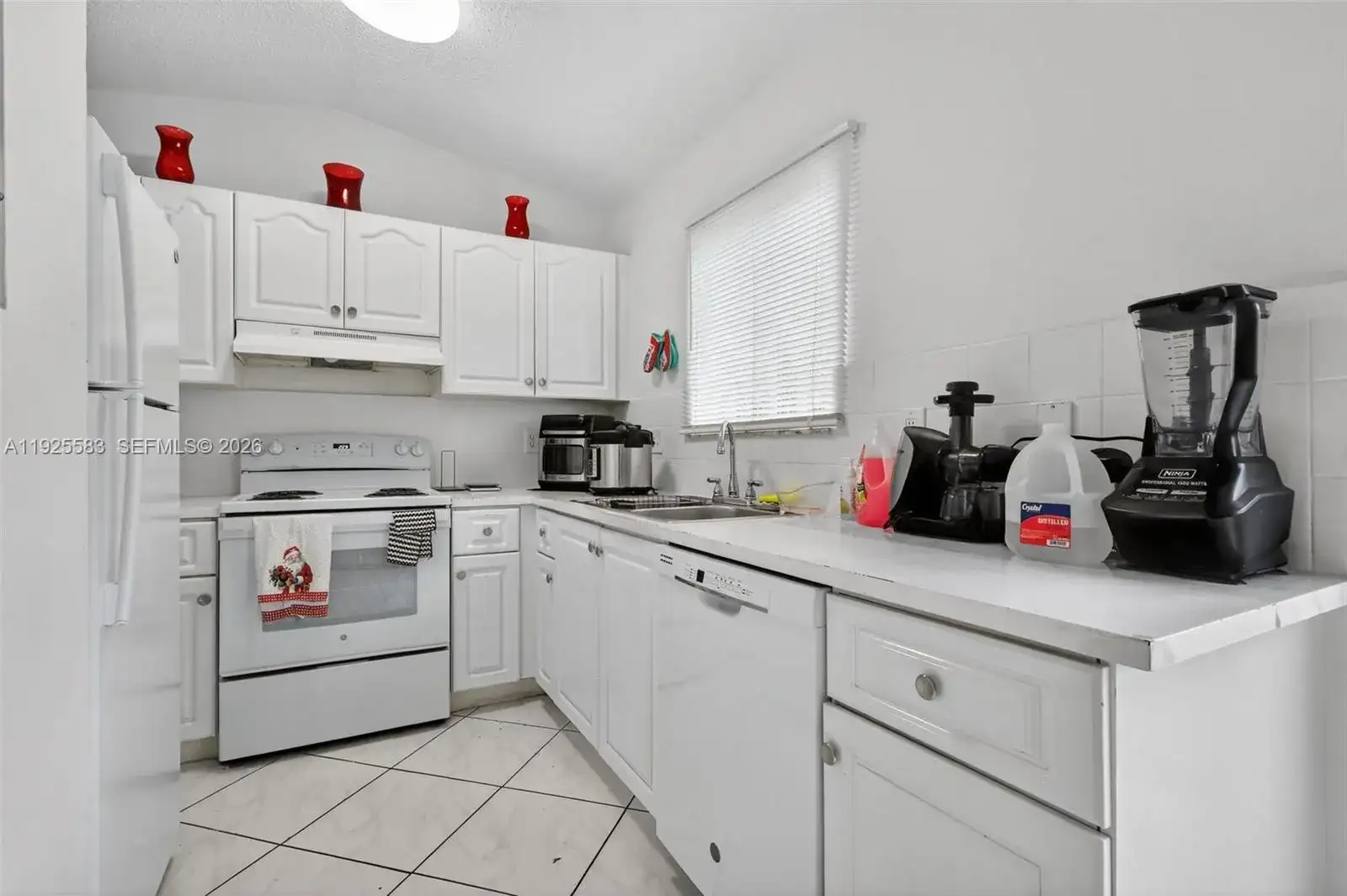 18615 NW 84th Pl # 1, Hialeah FL 33015 photo 2