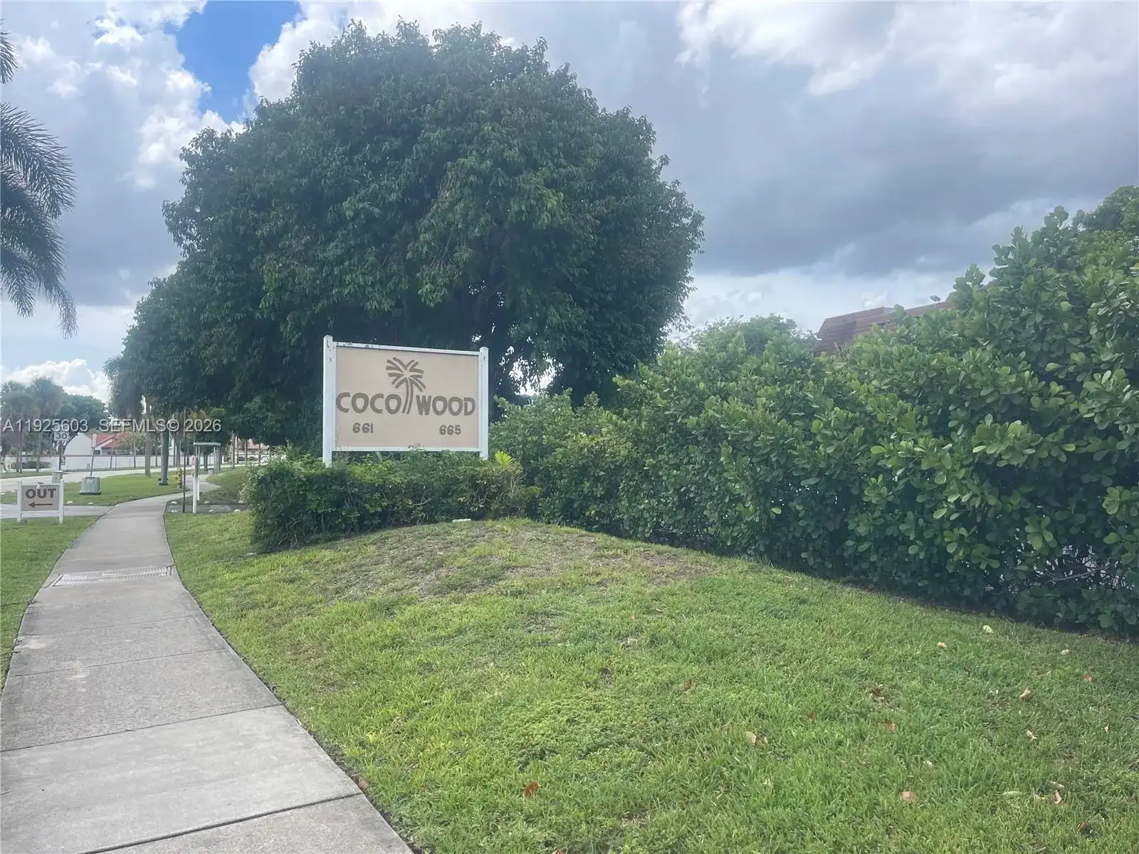 661 NE 195th St # 309, Miami FL 33179 photo 2