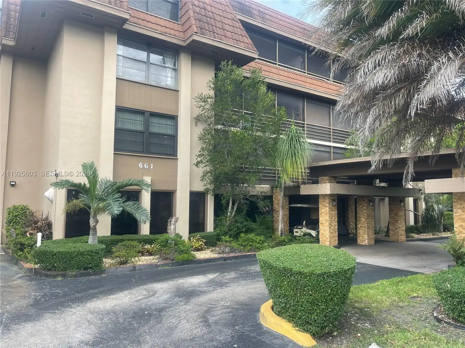 661 NE 195th St # 309, Miami FL 33179 photo 4