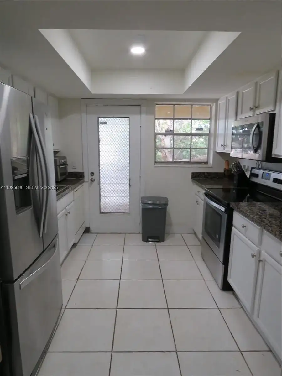 11840 NE 19th Dr # 26, North Miami FL 33181 photo 5