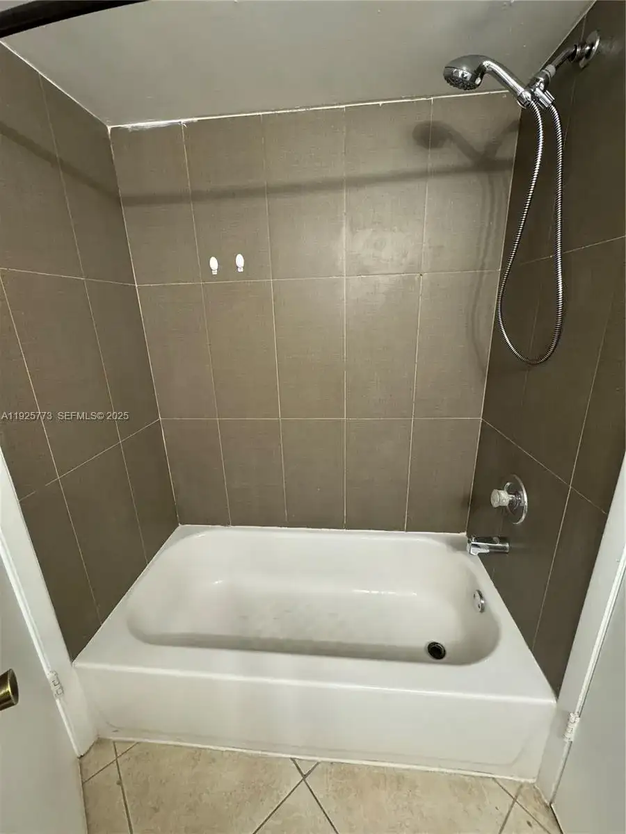 1460 jefferson dr # 1460j, Homestead FL 33034 photo 4