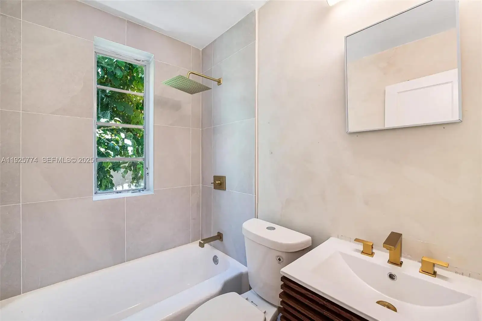 1611 Euclid Ave # 8, Miami Beach FL 33139 photo 2