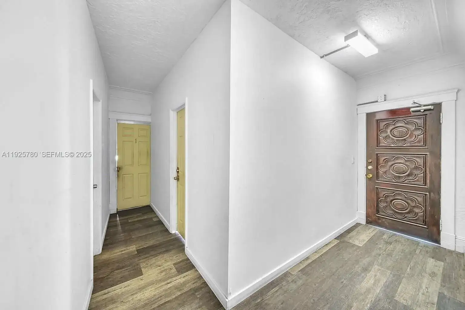 1725 NW 19th St, Miami FL 33125 photo 2