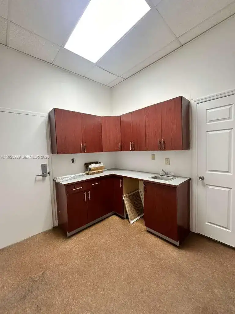5911 NW 173rd Dr, Hialeah FL 33015 photo 3