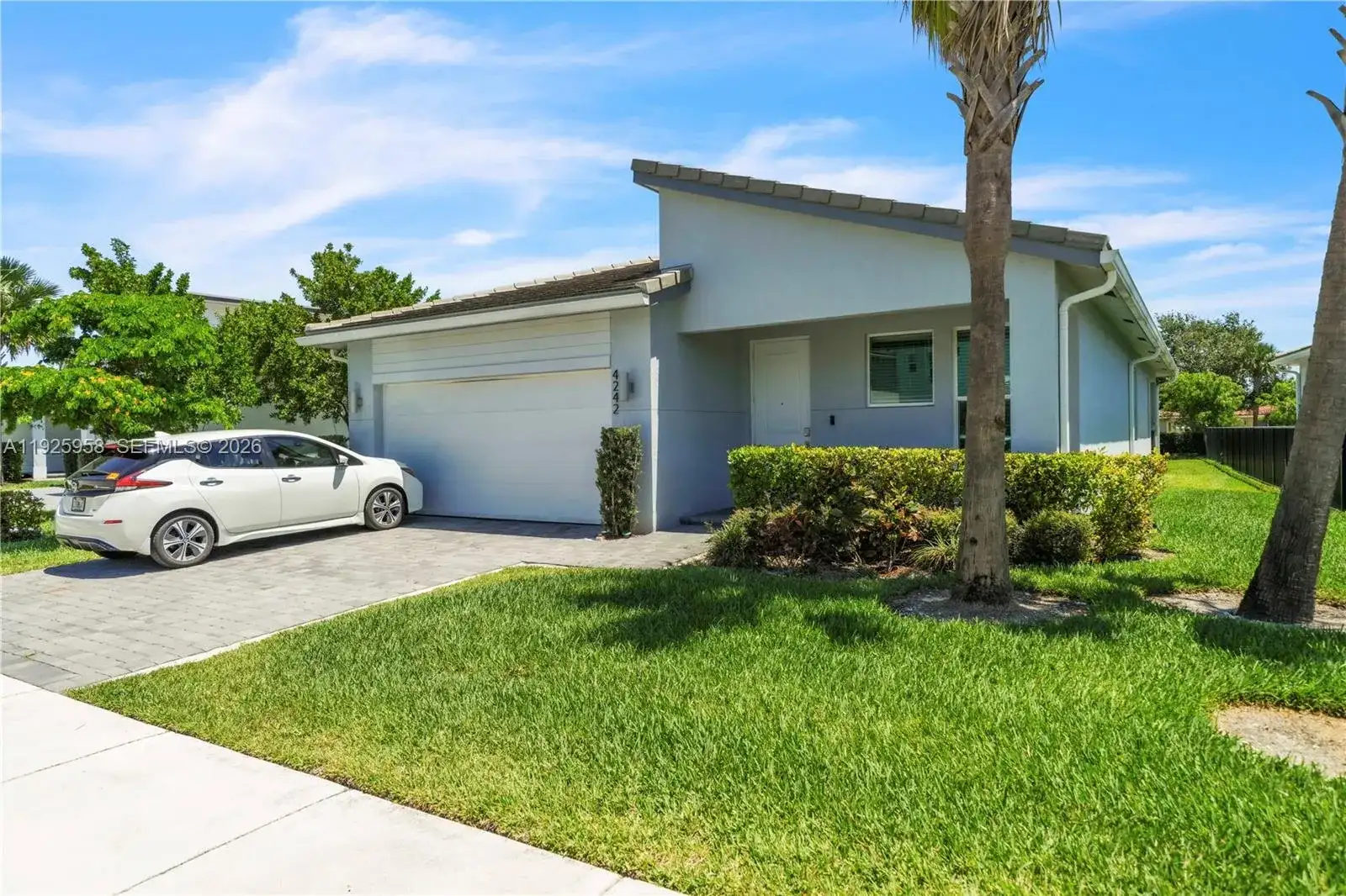 4242 Rosa Dr, Deerfield Beach FL 33064 photo 2