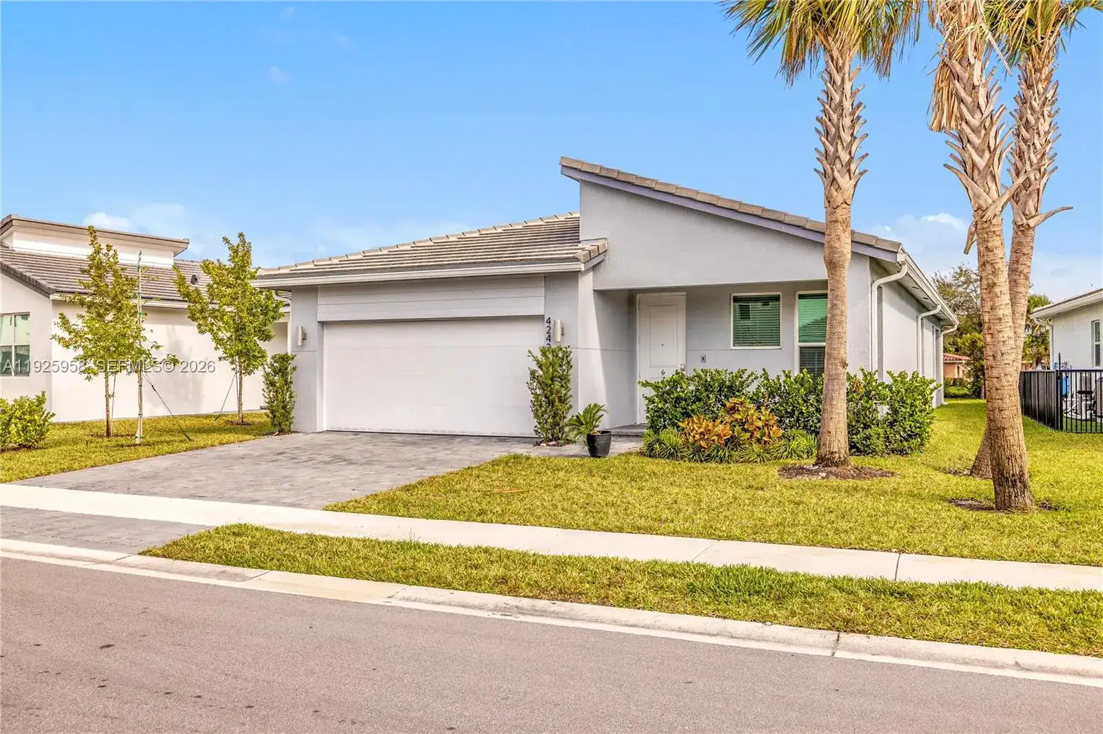 4242 Rosa Dr, Deerfield Beach FL 33064 photo 4