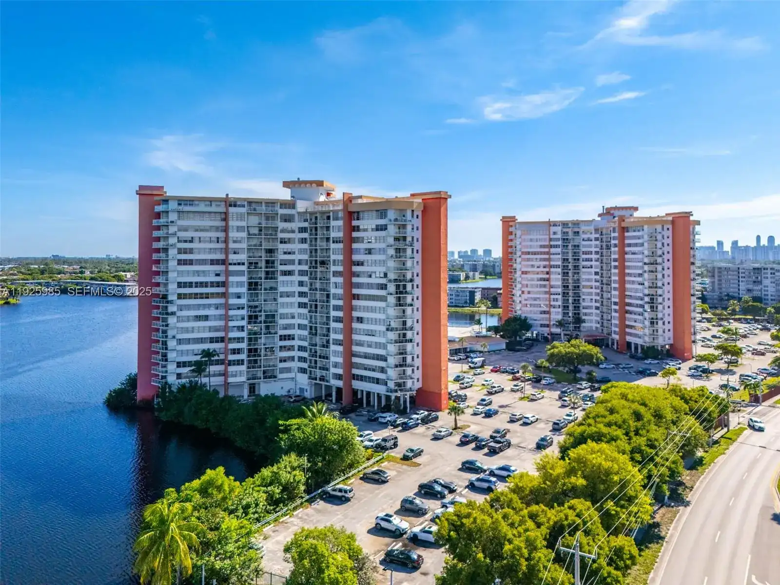 1301 NE Miami Gardens Dr # 1523W, Miami FL 33179 photo 3