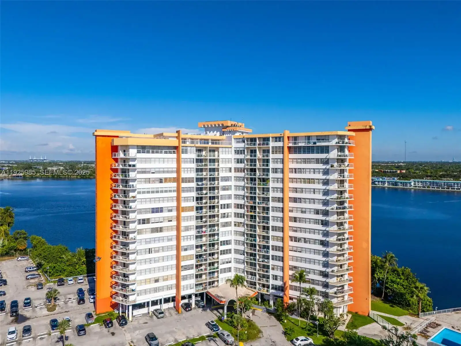 1301 NE Miami Gardens Dr # 1523W, Miami FL 33179 photo 4