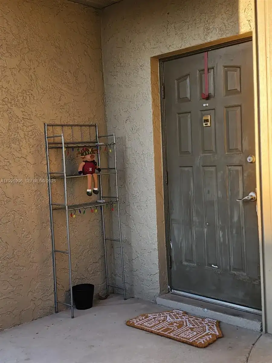 4789 ORANGE GROVE BLVD # 5, Fort Myers FL 33903 photo 2