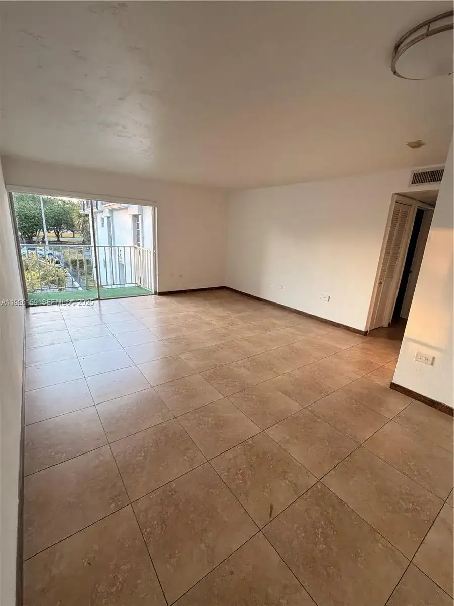 7250 SW 94th Pl # B8, Miami FL 33173 photo 2