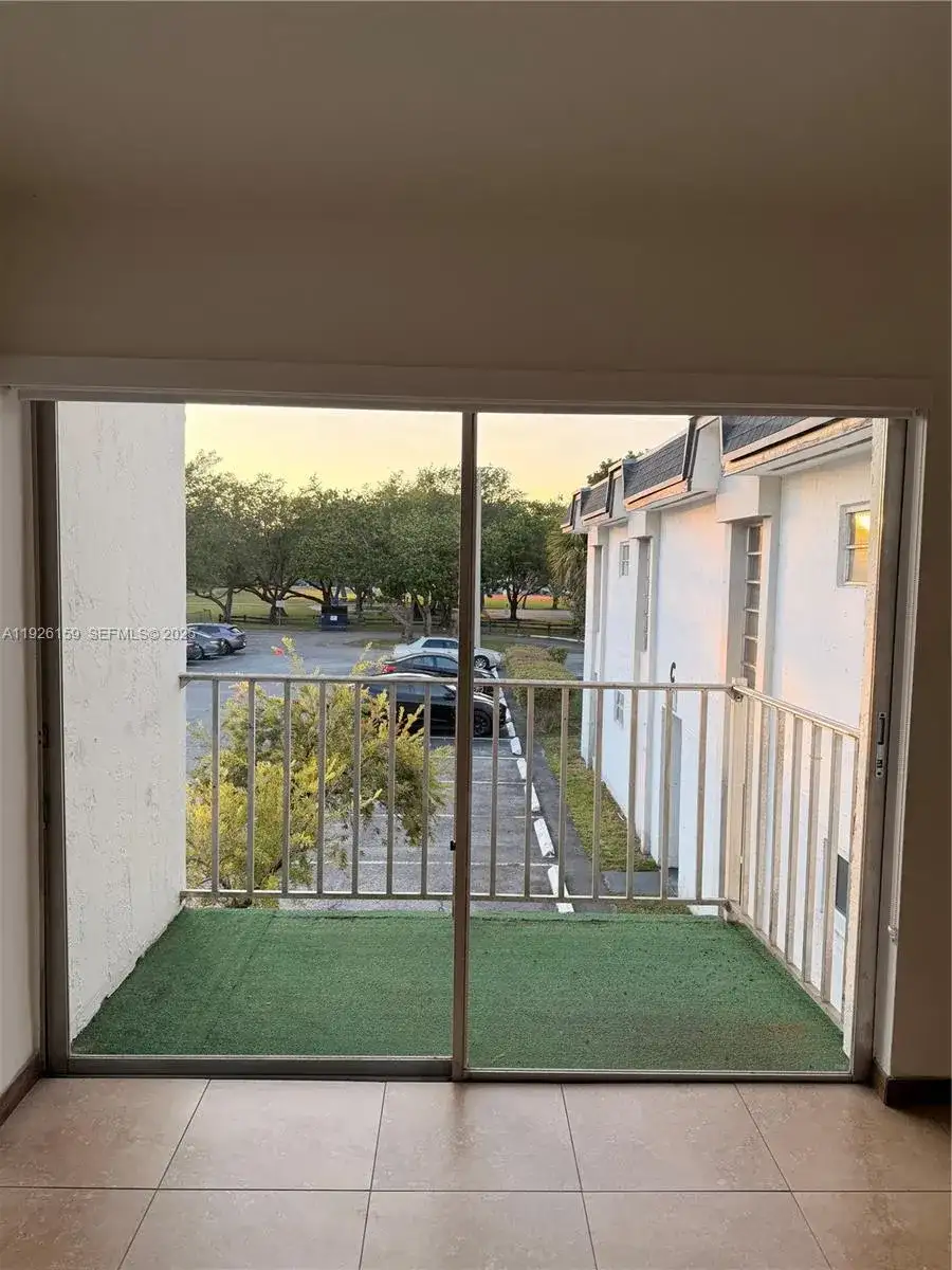 7250 SW 94th Pl # B8, Miami FL 33173 photo 3