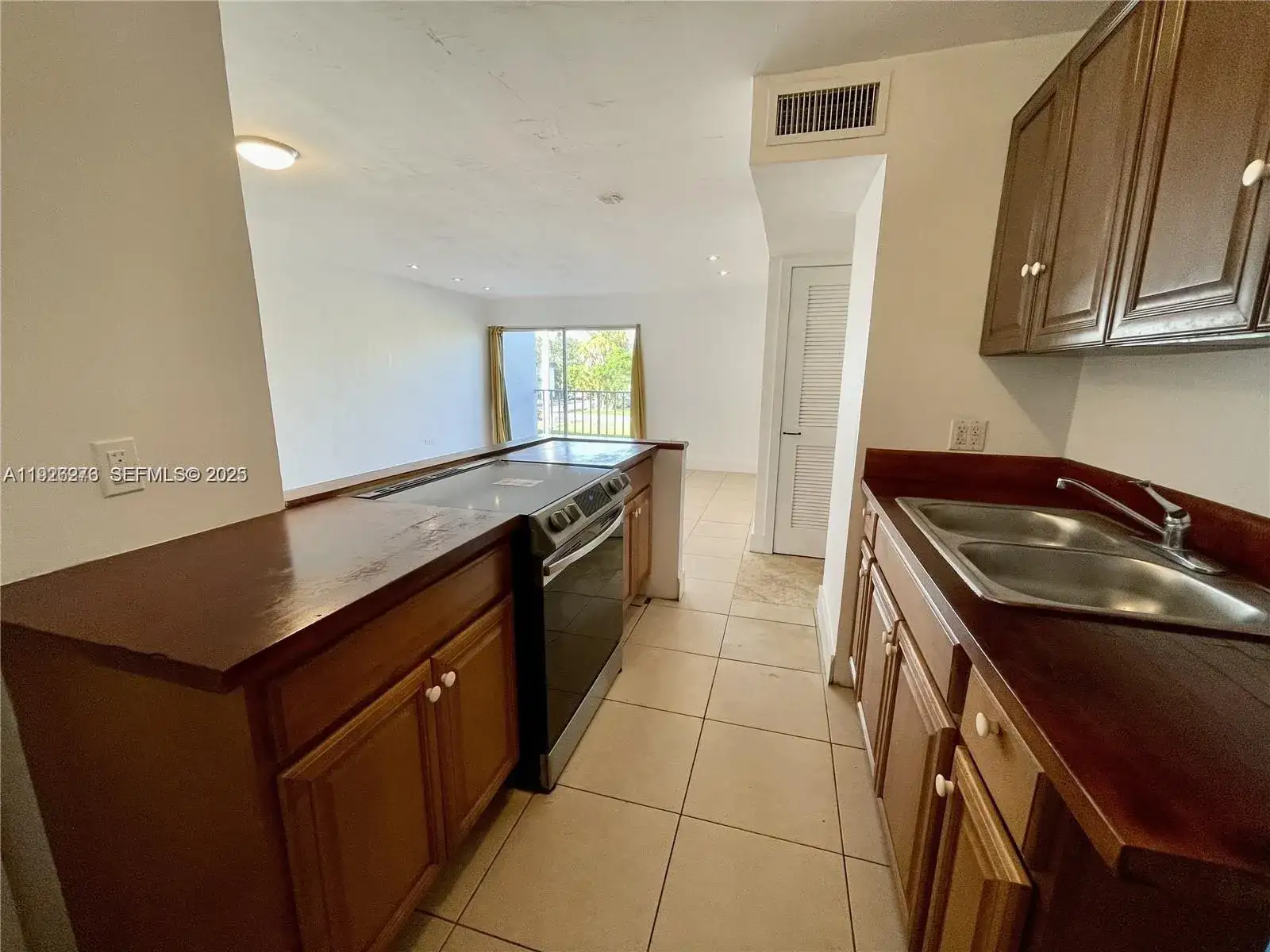 7250 SW 94th Pl # B6, Miami FL 33173 photo 3