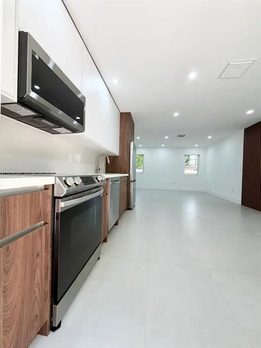 524 NE 65th St # 2, Miami FL 33138 photo 2