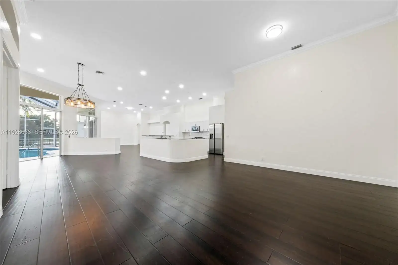 2893 Oakbrook Dr, Weston FL 33332 photo 2