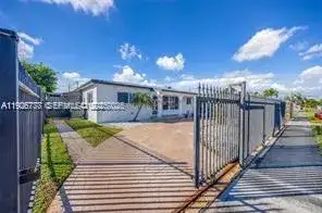 490 W 33rd Pl, Hialeah FL 33012 photo 2