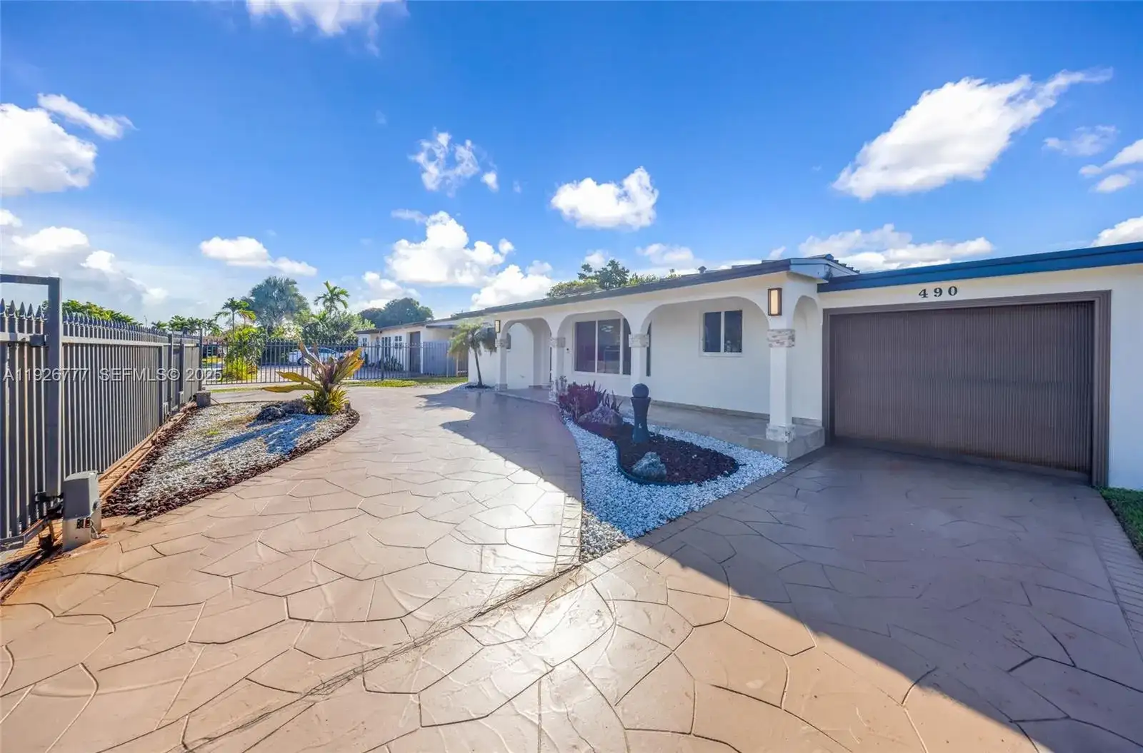 490 W 33rd Pl, Hialeah FL 33012 photo 3