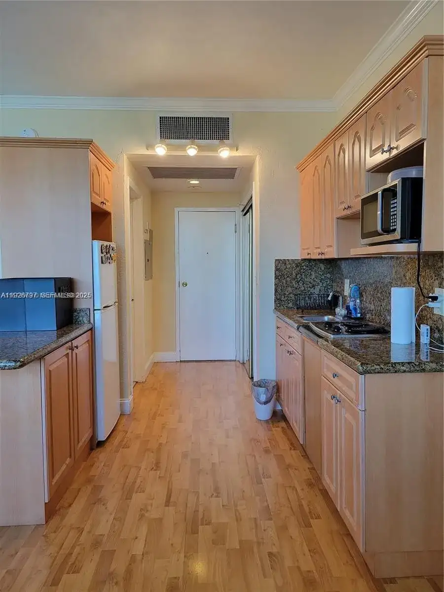 700 Biltmore Way # 915, Coral Gables FL 33134 photo 2