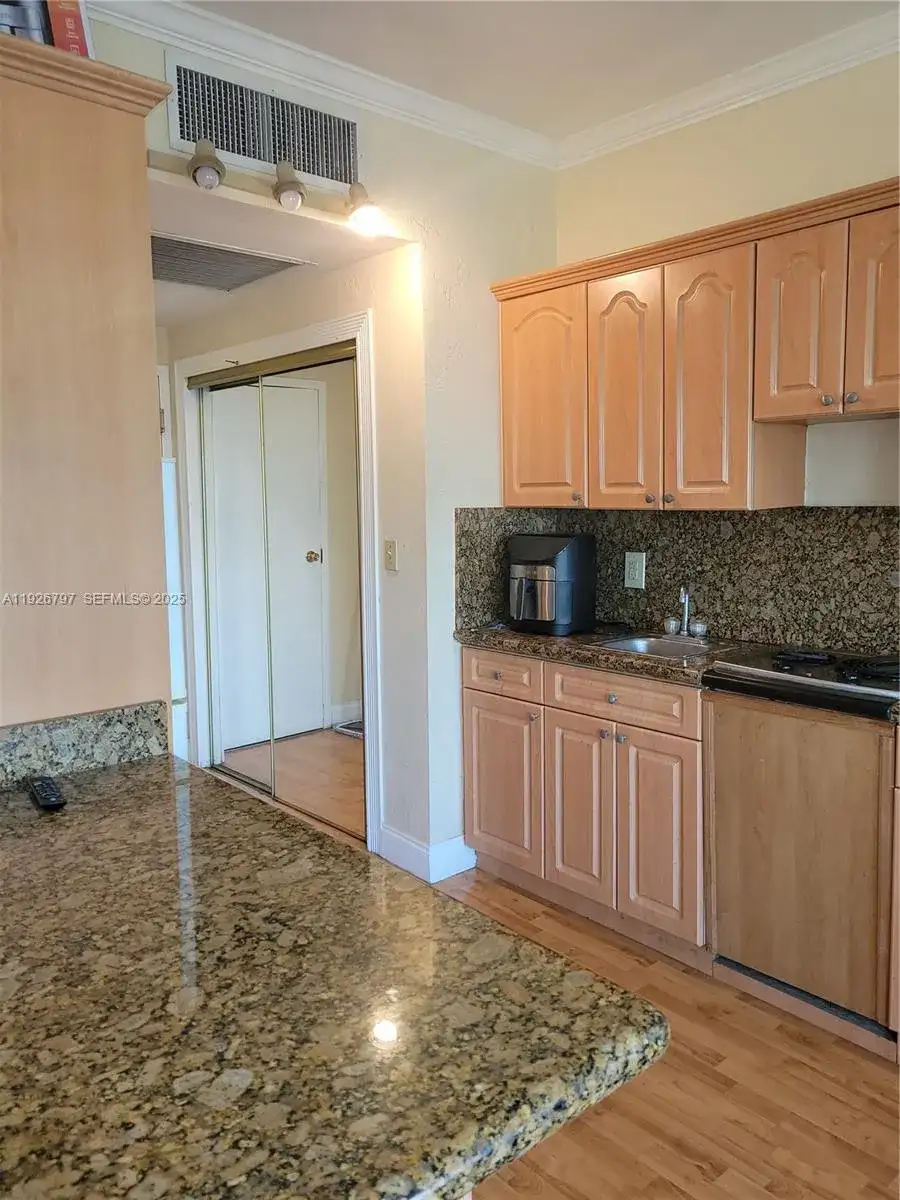 700 Biltmore Way # 915, Coral Gables FL 33134 photo 3