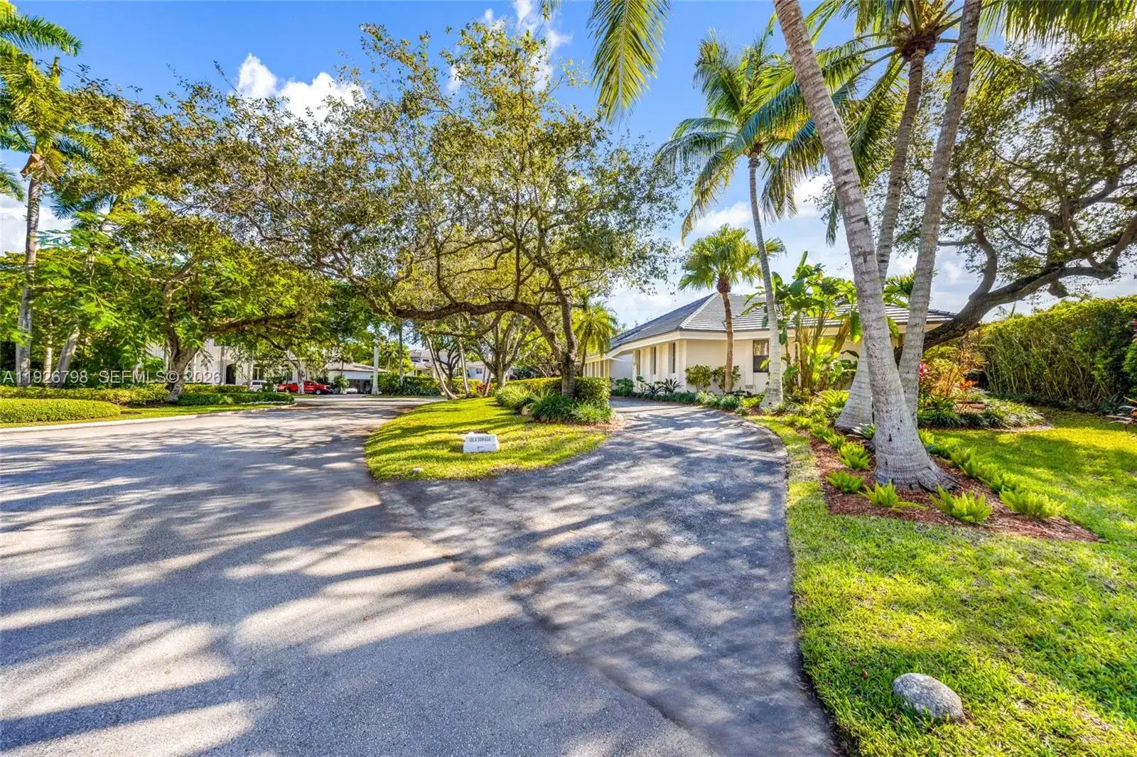 301 Isla Dorada Blvd, Coral Gables FL 33143 photo 2