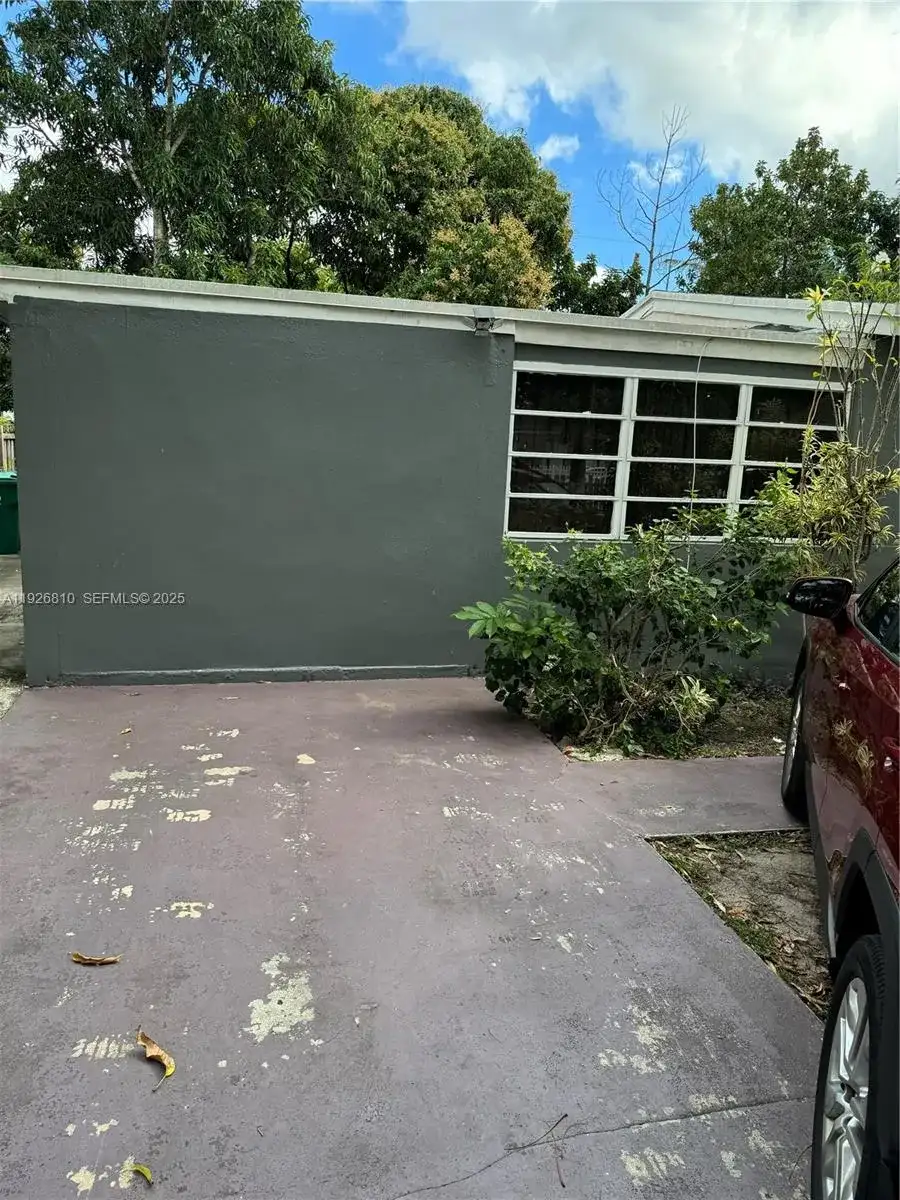 17971 NW 4th Ave, Miami Gardens FL 33169 photo 2