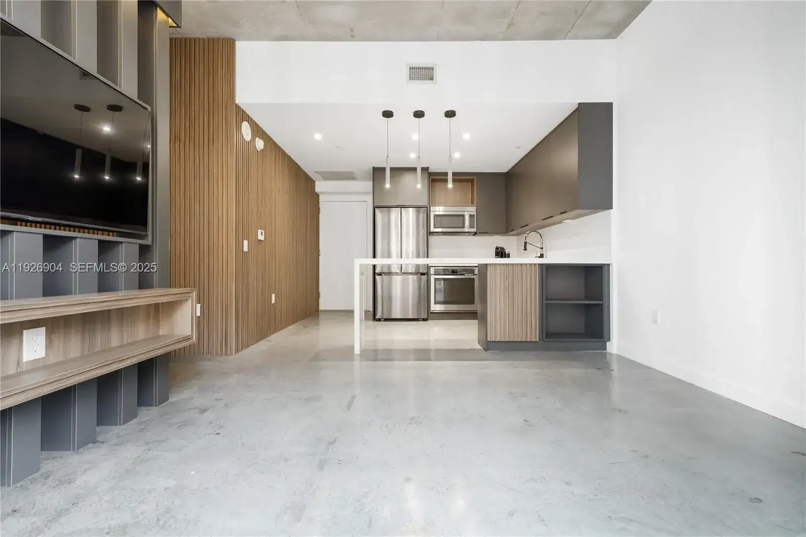 151 SE 1st St # 905, Miami FL 33131 photo 3