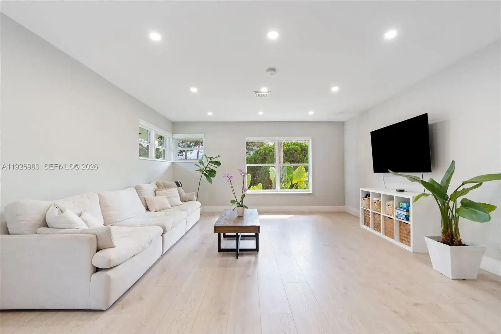 10650 NE 11th Ct, Miami Shores FL 33138 photo 4