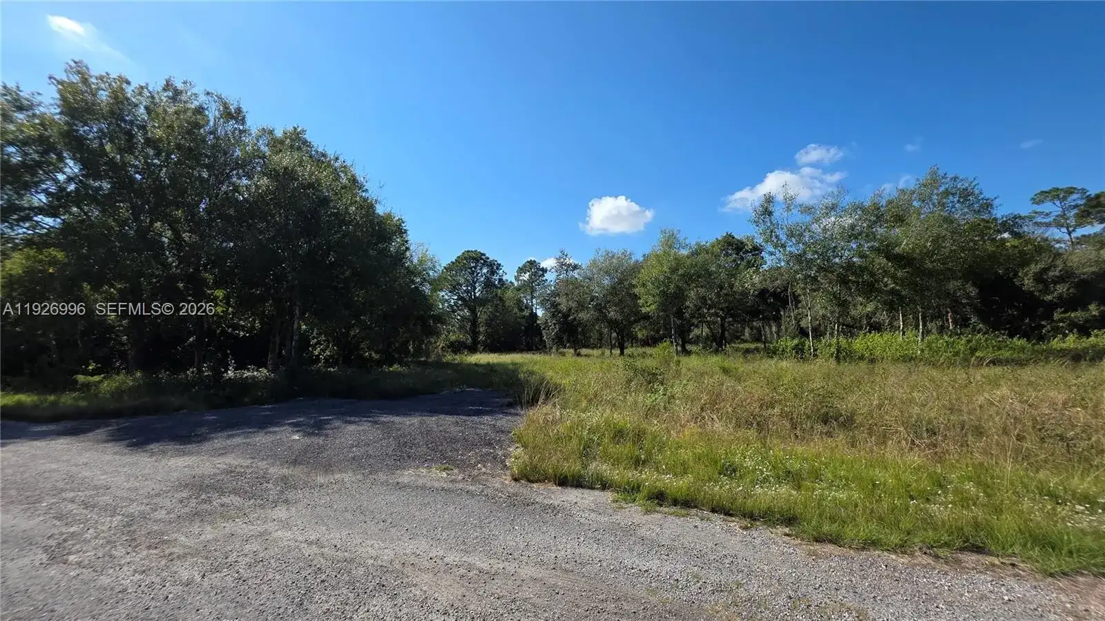 340 N Jinete ST, Clewiston FL 33440 photo 2