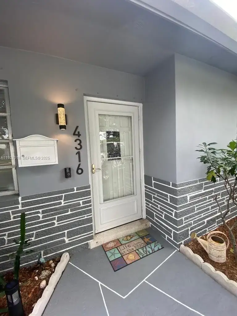 4316 Jackson St, Hollywood FL 33021 photo 3