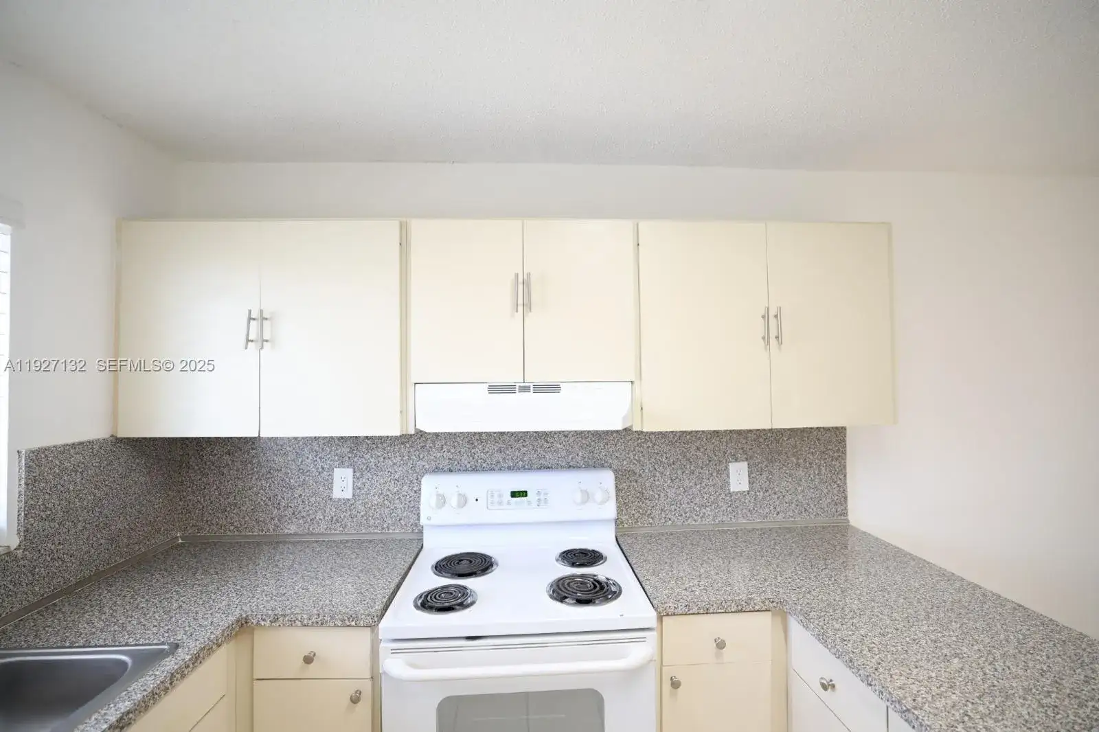 6165 W 22nd Ct # 202, Hialeah FL 33016 photo 4