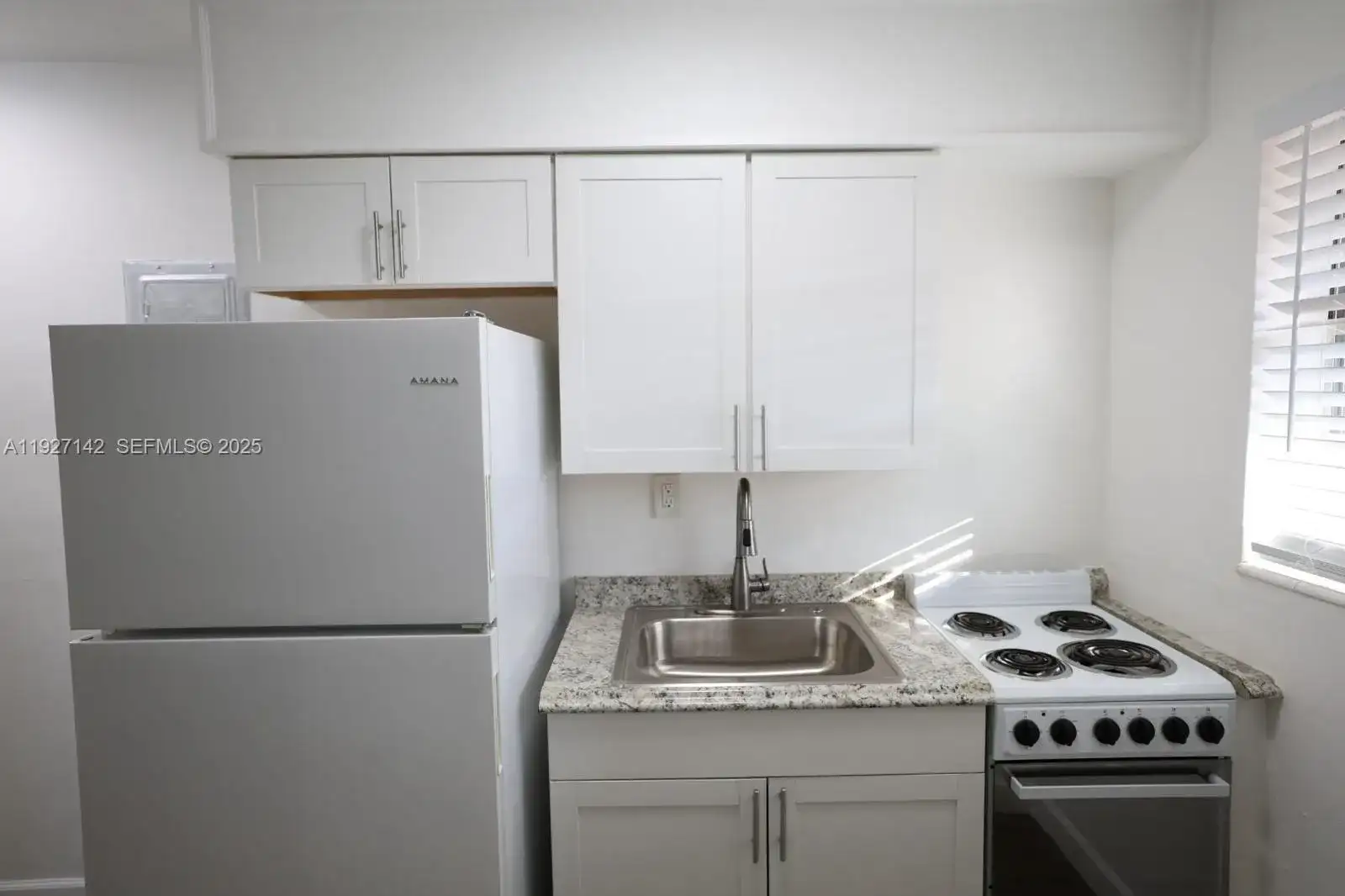 1235 W 66th St # 15, Hialeah FL 33012 photo 2